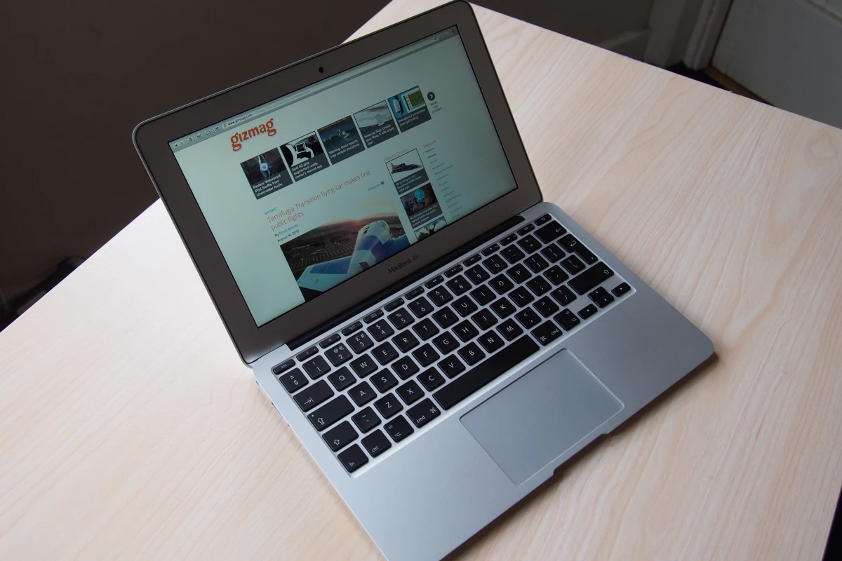 、2013MacBook Air 11 inch i5 4GB 121GB The 2013 MacBook Air Review (11-inch)